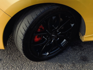 2013 Renault Clio 1.6 Tce Renaultsport Lux Edc Euro 5 5dr in Yellow — image 3