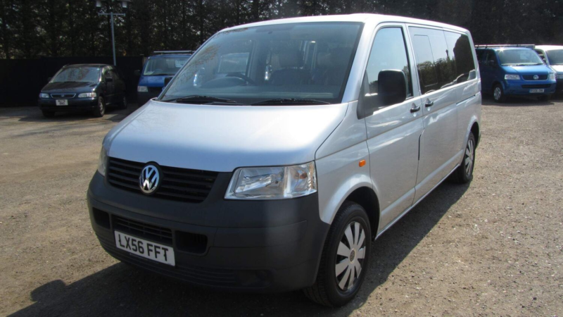 2007 Volkswagen Transporter Shuttle 2.5 Tdi T30 S L3 H1 4dr in Silver — image 1