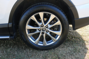 2016 Toyota Rav4 2.5 Vvt-H Excel in White — image 5