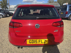 2015 Volkswagen Golf 1.4 Tsi Bluemotion Tech Match in Red — image 4