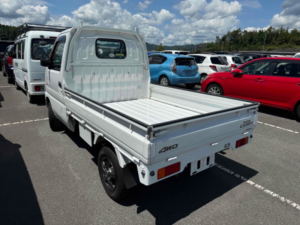 2001 Suzuki Carry Wagon Truck 4WD in White — image 4