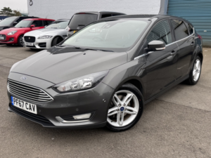 2017 Ford Focus 1.5 T Ecoboost Titanium in Grey — image 3