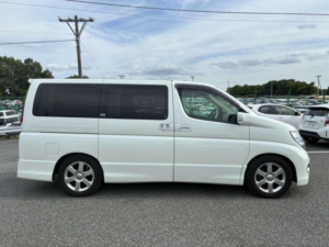 2005 Nissan Elgrand 2.5 Highway Star 5dr 8 Seats in White — image 2