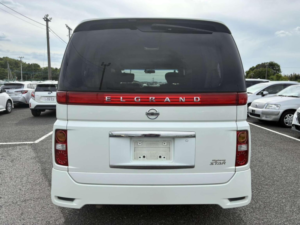 2005 Nissan Elgrand 2.5 Highway Star 5dr 8 Seats in White — image 4