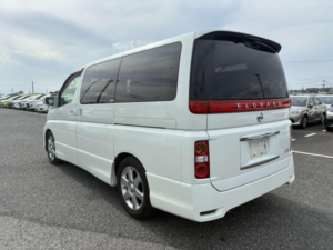 2005 Nissan Elgrand 2.5 Highway Star 5dr 8 Seats in White — image 5