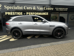 2020 Jaguar F-Pace 2.0 D180 Chequered Flag in Grey — image 4