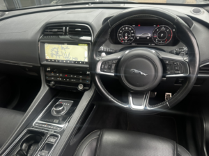 2020 Jaguar F-Pace 2.0 D180 Chequered Flag in Grey — image 5
