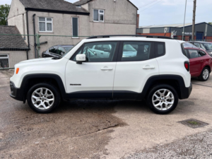 2016 Jeep Renegade 2.0 Renegade My16 2.0 Multijet Ii 140hp 4WD Longitude in White — image 5