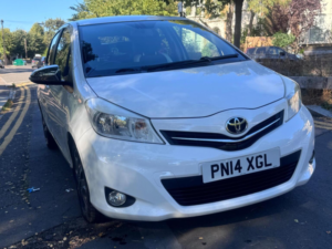 2014 Toyota Yaris 1.33 Dual Vvt-I Trend Euro 5 5dr in White — image 4