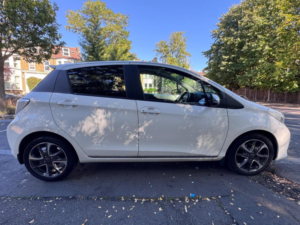 2014 Toyota Yaris 1.33 Dual Vvt-I Trend Euro 5 5dr in White — image 5