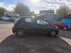 2014 Toyota Yaris 1.33 Dual Vvt-I Icon Euro 5 5dr Euro 5 in Black — image 5