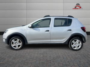 2015 Dacia Sandero Stepway 1.5 Stepway Ambiance Dci 90 in Silver — image 4