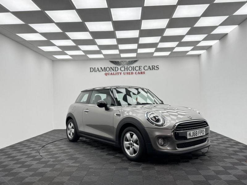 2018 MINI Hatch 1.5 Cooper 3-Door Hatch in Silver — image 1