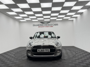2018 MINI Hatch 1.5 Cooper 3-Door Hatch in Silver — image 5