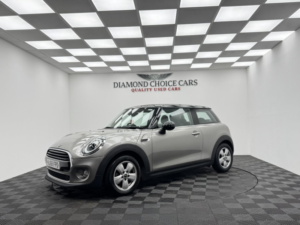 2018 MINI Hatch 1.5 Cooper 3-Door Hatch in Silver — image 6