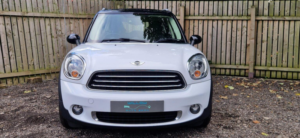 2011 MINI Countryman 1.6 Cooper D Euro 5 (s/s) 5dr in White — image 2