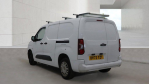 2022 Vauxhall Combo 1.5 Turbo D 2300 Sportive L2 H1 Euro 6 6dr in White — image 3