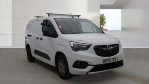 2022 Vauxhall Combo 1.5 Turbo D 2300 Sportive L2 H1 Euro 6 6dr in White — image 4