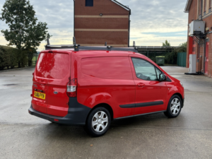 2016 Ford Transit Courier 1.5 Tdci Trend in Red — image 3