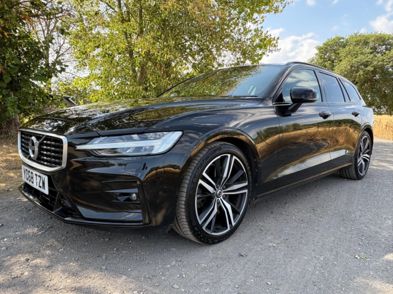 2019 Volvo V60 2.0 T5 R-Design Pro Auto Euro 6 (s/s) 5dr in Black — image 1