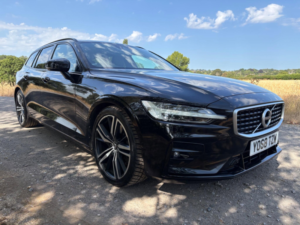 2019 Volvo V60 2.0 T5 R-Design Pro Auto Euro 6 (s/s) 5dr in Black — image 3