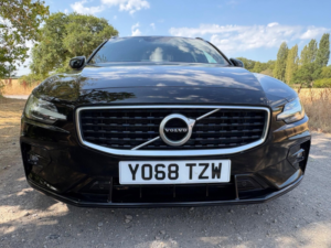 2019 Volvo V60 2.0 T5 R-Design Pro Auto Euro 6 (s/s) 5dr in Black — image 5