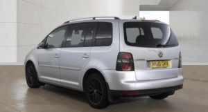 2010 Volkswagen Touran 2.0 Tdi Match 5dr (7 Seats) in Silver — image 3