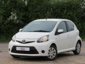 2012 Toyota Aygo 1.0 Ice Hatchback 2012 Automatic 50k in White — image 3
