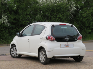 2012 Toyota Aygo 1.0 Ice Hatchback 2012 Automatic 50k in White — image 5