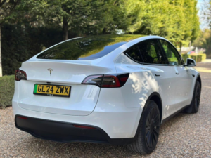 2024 Tesla Model Y Auto Rwd 5dr in White — image 4