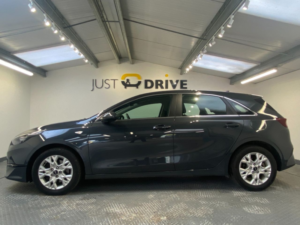 2022 Kia Ceed 1.0 T-Gdi 2 Hatchback 5dr Petrol Manual Euro 6 (s/s) (118 Bhp) in Grey — image 3