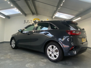 2022 Kia Ceed 1.0 T-Gdi 2 Hatchback 5dr Petrol Manual Euro 6 (s/s) (118 Bhp) in Grey — image 4
