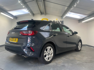 2022 Kia Ceed 1.0 T-Gdi 2 Hatchback 5dr Petrol Manual Euro 6 (s/s) (118 Bhp) in Grey — image 6