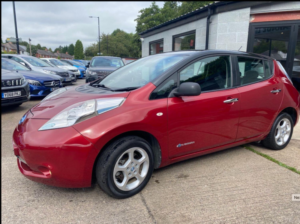 2014 Nissan Leaf 24kwh Visia in Red — image 3
