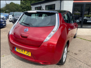 2014 Nissan Leaf 24kwh Visia in Red — image 4