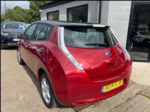 2014 Nissan Leaf 24kwh Visia in Red — image 6