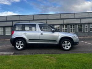 2012 Skoda Yeti 2.0 Yeti S Tdi Cr 4x4 4WD 5dr in Silver — image 5