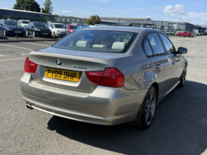 2009 BMW 3 Series 2.0 320d Se Saloon in Bronze — image 3