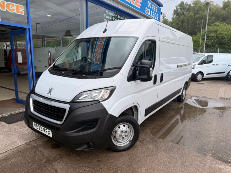 2023 Peugeot Boxer 2.2 Bluehdi 335 Professional Premium + Panel Van 5dr Diesel Manual L3 H2 Euro 6 140 Ps in White — image 1