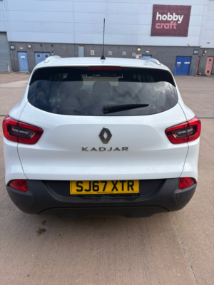 2017 Renault Kadjar 1.2 Tce Dynamique S Nav SUV 5dr Petrol Manual Euro 6 (s/s) (130 Ps) in White — image 4