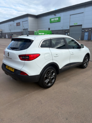 2017 Renault Kadjar 1.2 Tce Dynamique S Nav SUV 5dr Petrol Manual Euro 6 (s/s) (130 Ps) in White — image 5