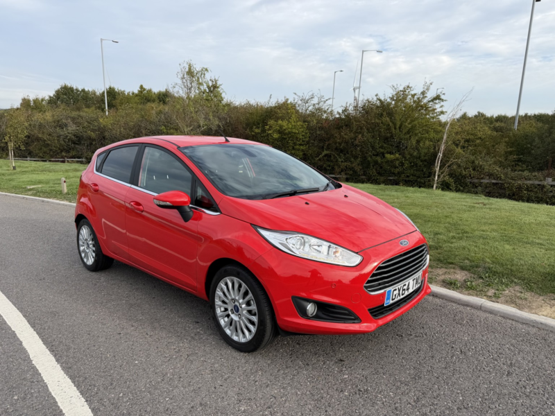 2014 Ford Fiesta 1.0 T Ecoboost Titanium in Red — image 1