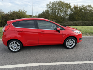 2014 Ford Fiesta 1.0 T Ecoboost Titanium in Red — image 5