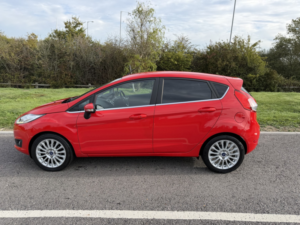 2014 Ford Fiesta 1.0 T Ecoboost Titanium in Red — image 6