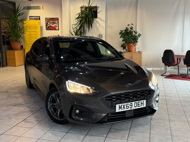 2019 Ford Focus 1.0 T Ecoboost St-Line in Grey — image 1