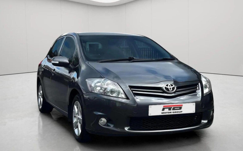 2010 Toyota Auris 1.6 Tr Multimode 5dr in Grey — image 1