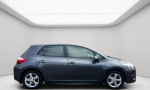 2010 Toyota Auris 1.6 Tr Multimode 5dr in Grey — image 4