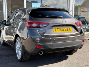 2015 Mazda Mazda3 2.0 Skyactiv-G Sport Nav Euro 6 (s/s) 5dr in Grey — image 2