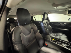 2018 Volvo V60 2.0 D4 Momentum Pro Auto Euro 6 (s/s) 5dr in Grey — image 4