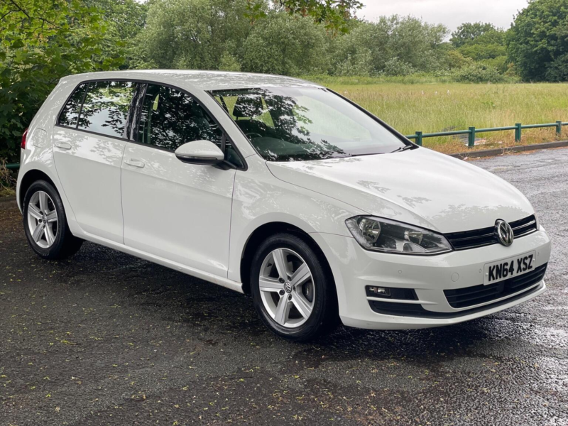 2014 Volkswagen Golf 1.6 Tdi Bluemotion Tech Match DSG Euro 5 (s/s) 5dr in White — image 1